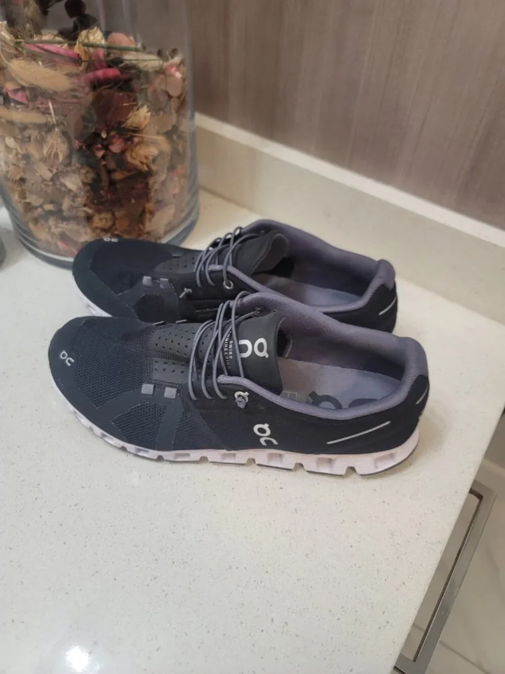 On Running Cloud 5 Women’s Shoes Black White Size 10.5 Lightweight Sneakers